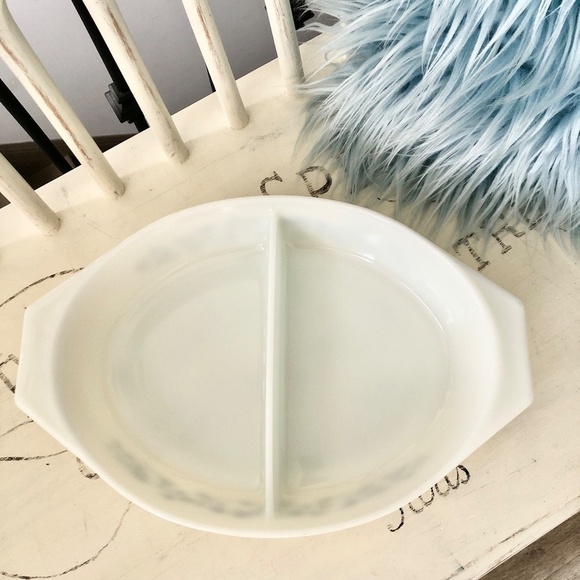 Pyrex, Vintage, Golden Acorn, Oak Leaf, Pattern 1.5 Qt, Divided, Casserole Dish - Picture 5 of 8